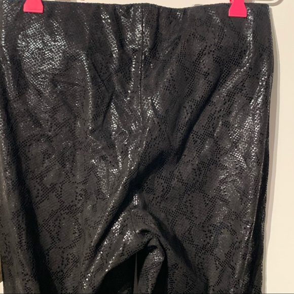 Faux Snake Skin Black Leggings - Picture 8 of 12